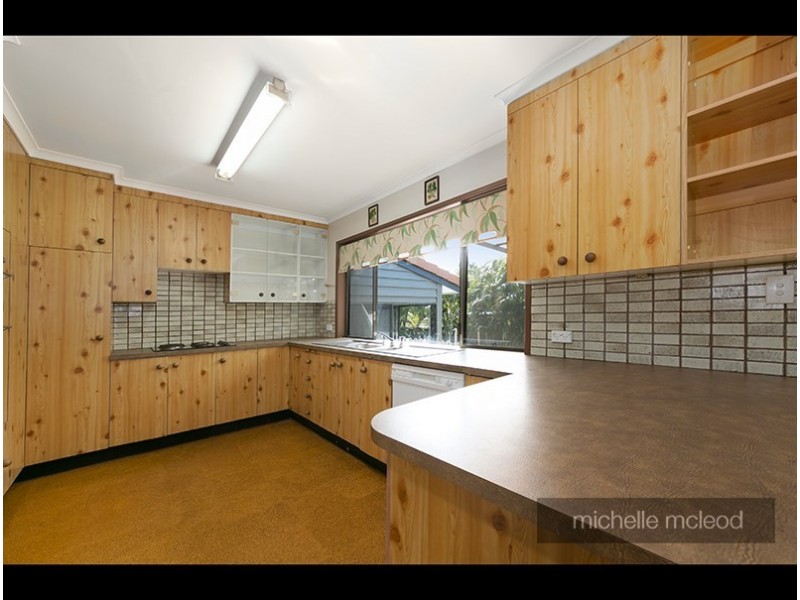 6 Goolman Street, Chapel Hill QLD 4069