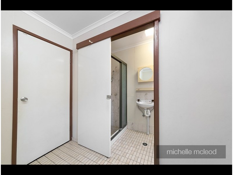 6 Goolman Street, Chapel Hill QLD 4069