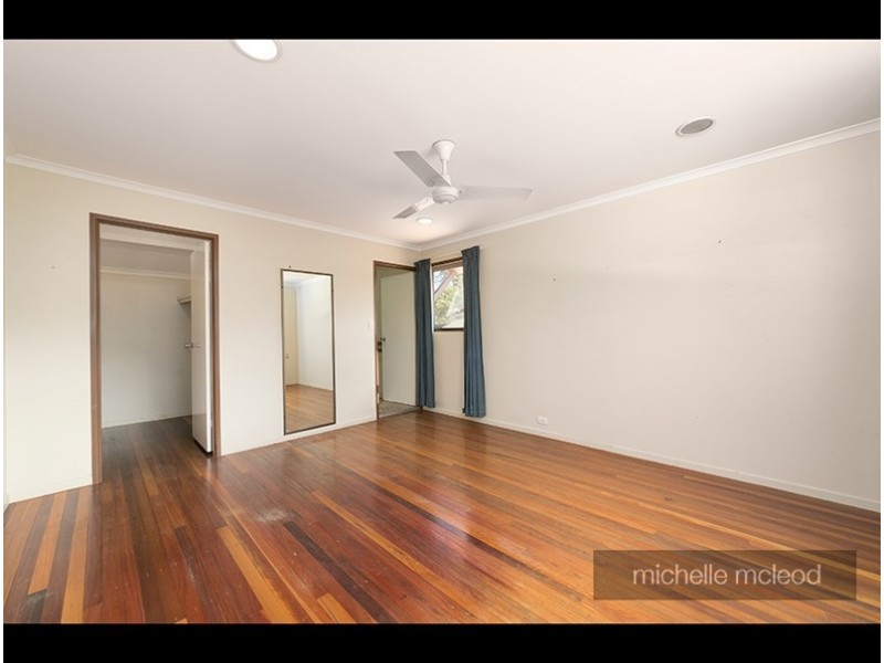 6 Goolman Street, Chapel Hill QLD 4069