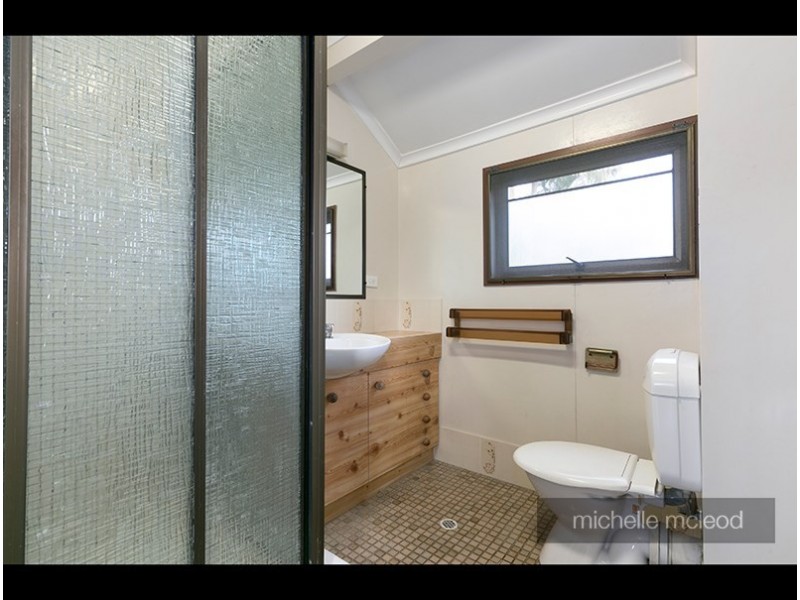 6 Goolman Street, Chapel Hill QLD 4069