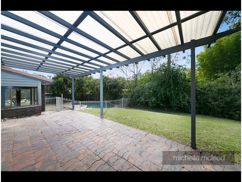 6 Goolman Street, Chapel Hill QLD 4069
