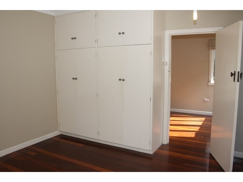 3 Telarah Street, Indooroopilly QLD 4068