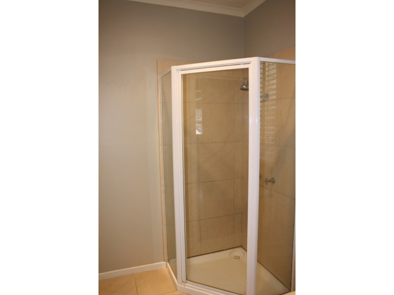 3 Telarah Street, Indooroopilly QLD 4068