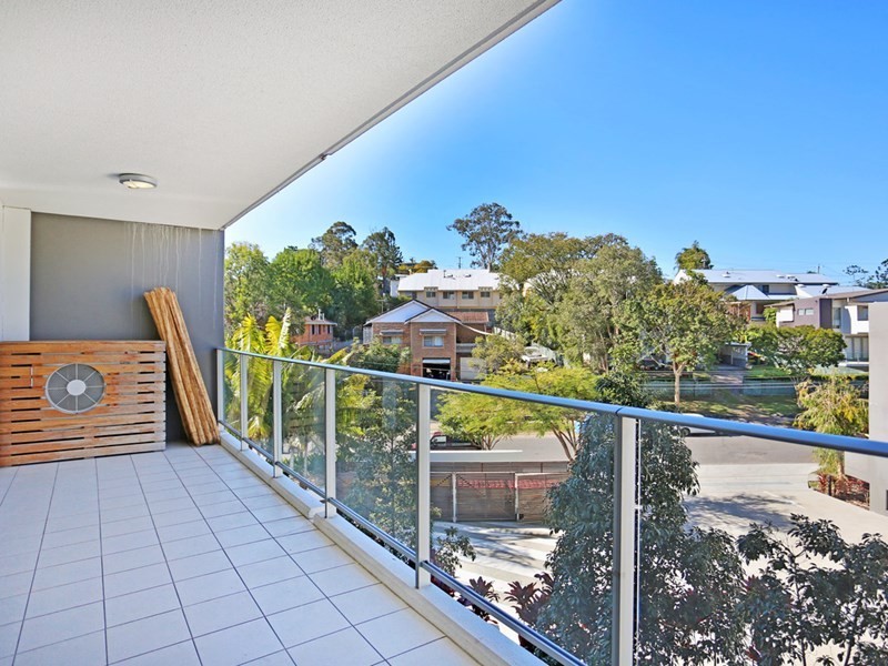 73/95 Clarence Road, Indooroopilly QLD 4068