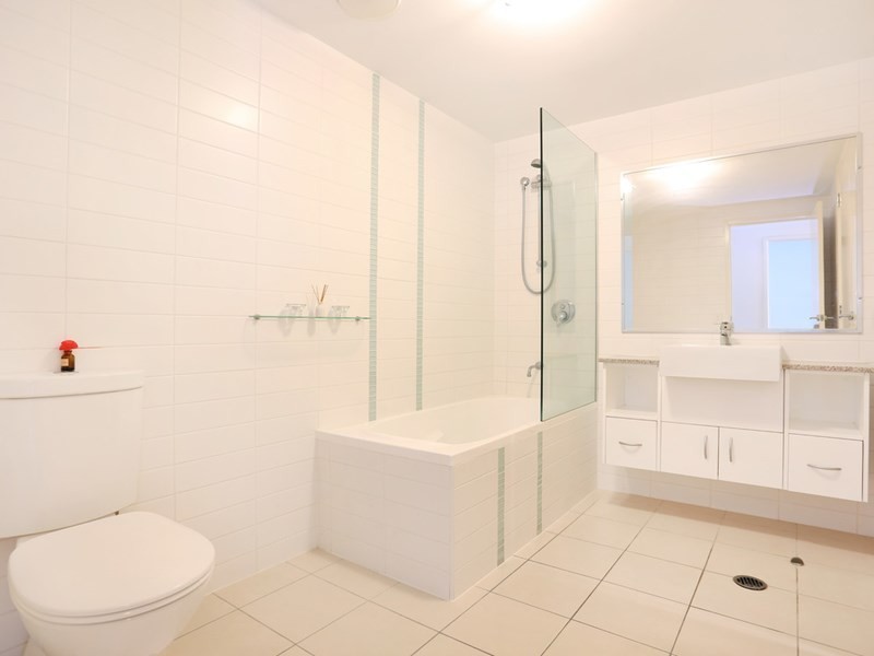 73/95 Clarence Road, Indooroopilly QLD 4068