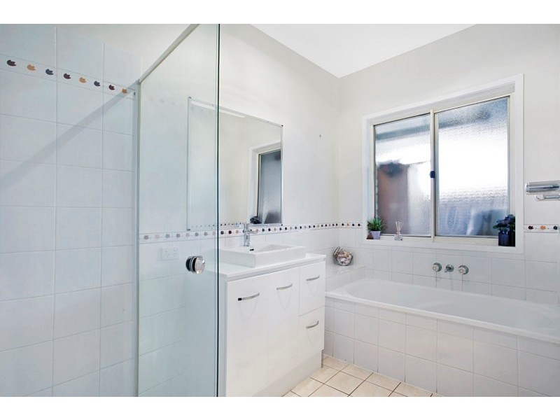 10 North Court, Springfield Lakes QLD 4300