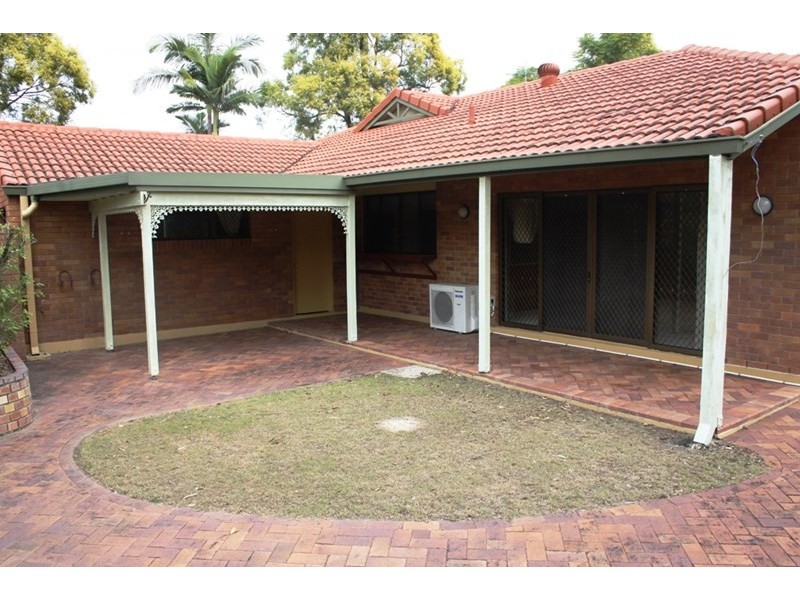 298 Dellamara Street, Chapel Hill QLD 4069