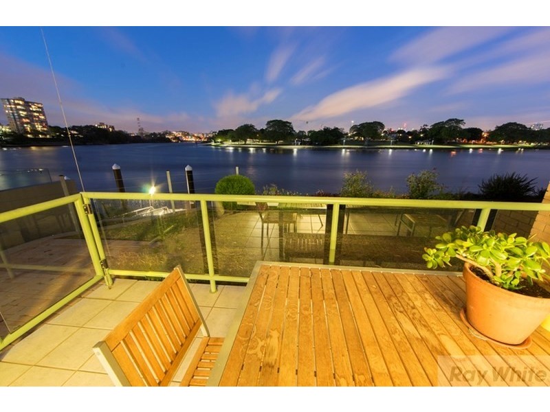 1/32 Sandford Street, St Lucia QLD 4067