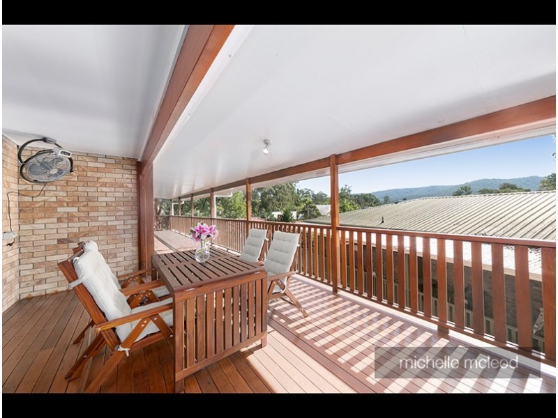 3 Manubar Place, Chapel Hill QLD 4069