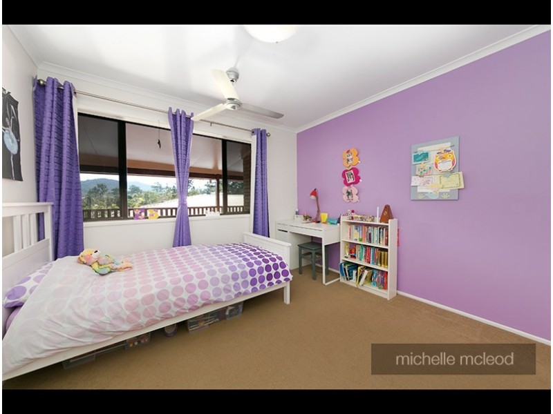 3 Manubar Place, Chapel Hill QLD 4069