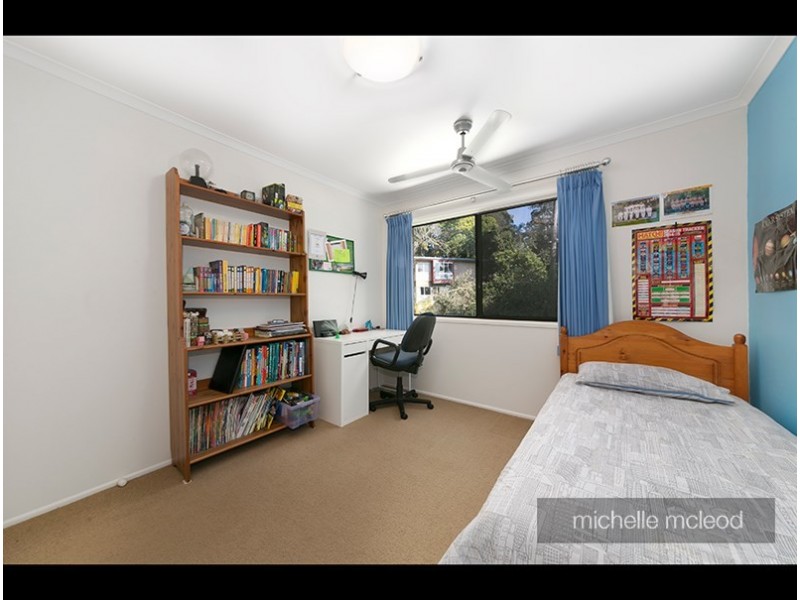 3 Manubar Place, Chapel Hill QLD 4069