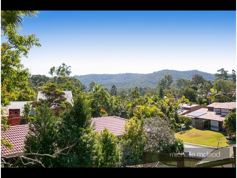 3 Manubar Place, Chapel Hill QLD 4069