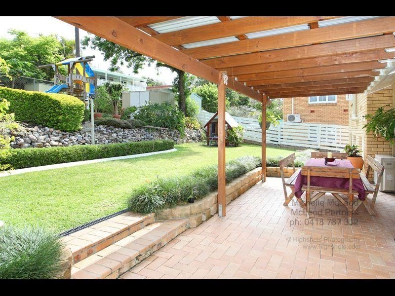 10 Mabb Street, Kenmore QLD 4069