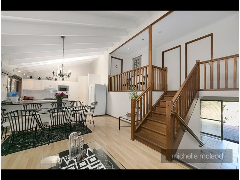 5 Bynoe Close, Chapel Hill QLD 4069