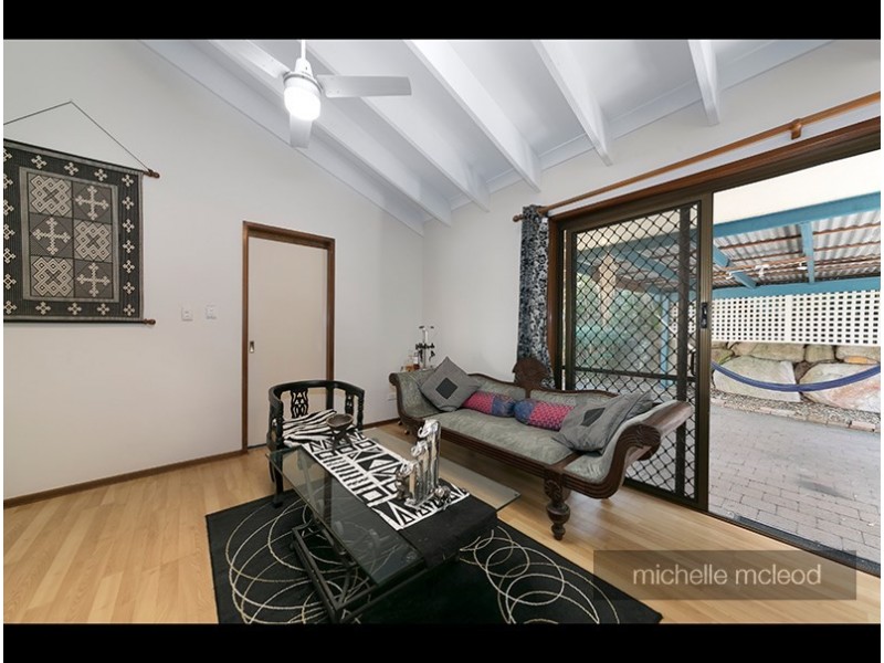 5 Bynoe Close, Chapel Hill QLD 4069