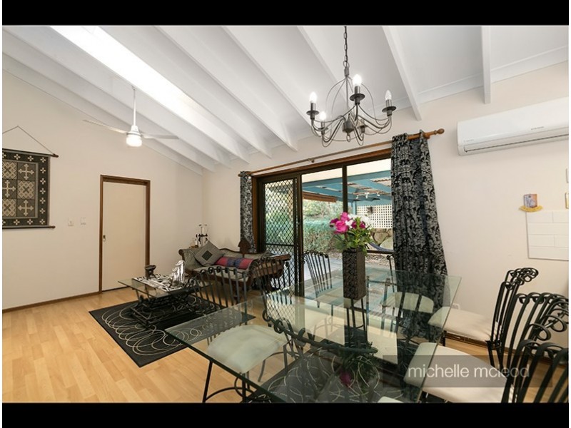 5 Bynoe Close, Chapel Hill QLD 4069