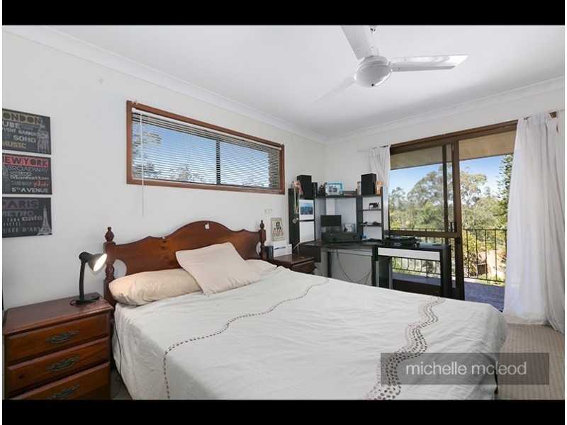 5 Bynoe Close, Chapel Hill QLD 4069