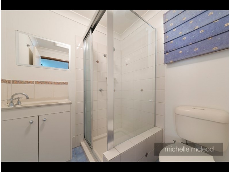 5 Bynoe Close, Chapel Hill QLD 4069