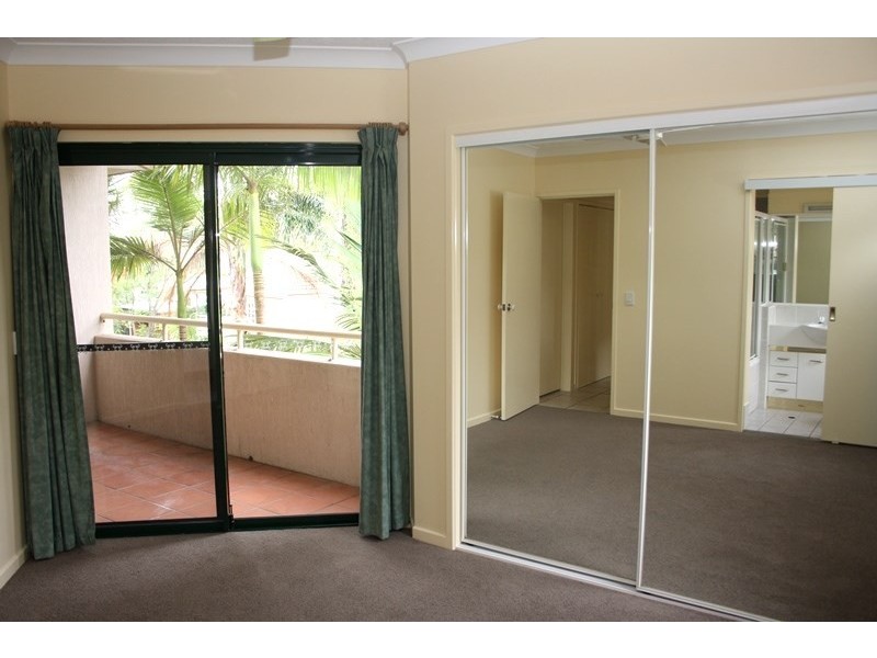 4/102 Indooroopilly Road, Taringa QLD 4068
