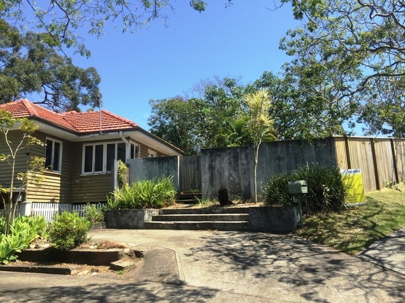 48 Burbong Street, Chapel Hill QLD 4069