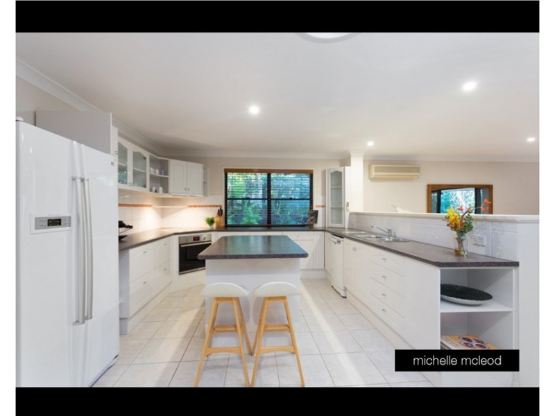 60 Goolman Street, Chapel Hill QLD 4069