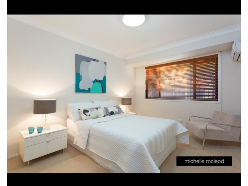 60 Goolman Street, Chapel Hill QLD 4069