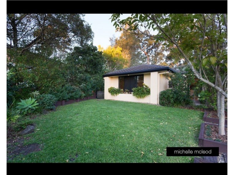 60 Goolman Street, Chapel Hill QLD 4069