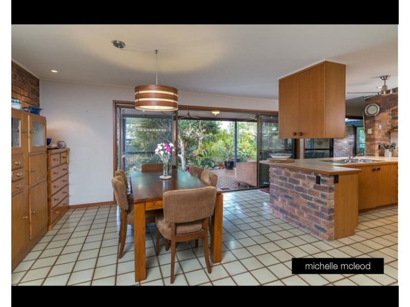 3 Greenford Street, Chapel Hill QLD 4069