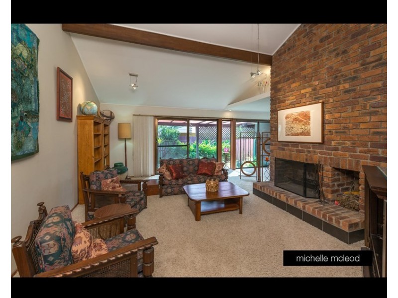 3 Greenford Street, Chapel Hill QLD 4069