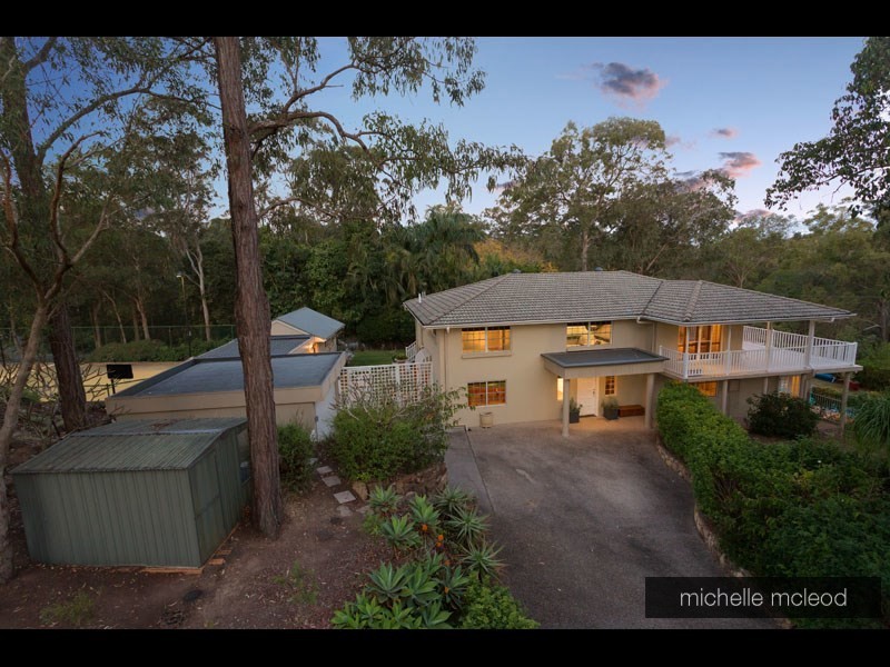 1 Rustic Street, Kenmore Hills QLD 4069