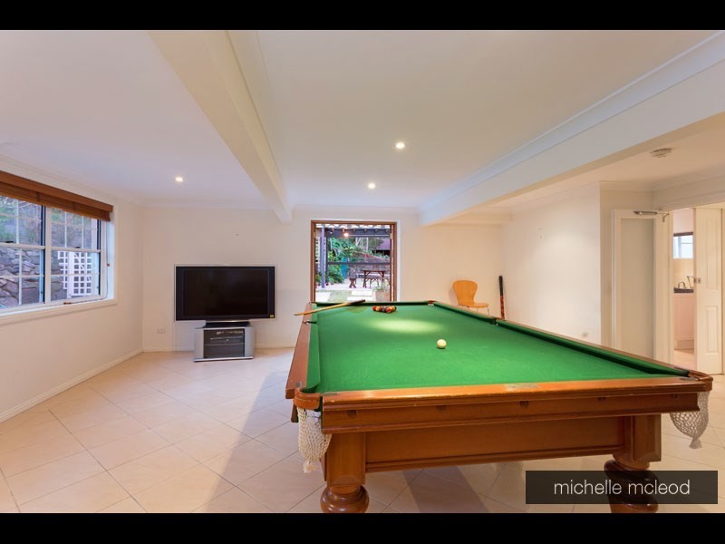 1 Rustic Street, Kenmore Hills QLD 4069