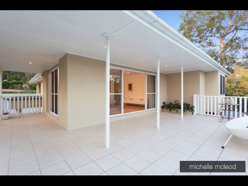 1 Rustic Street, Kenmore Hills QLD 4069