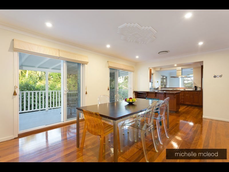 1 Rustic Street, Kenmore Hills QLD 4069