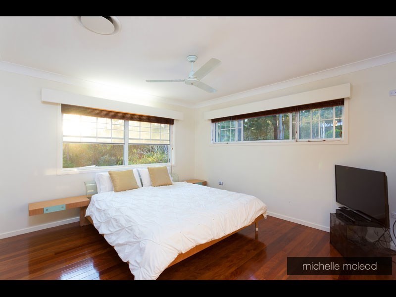 1 Rustic Street, Kenmore Hills QLD 4069