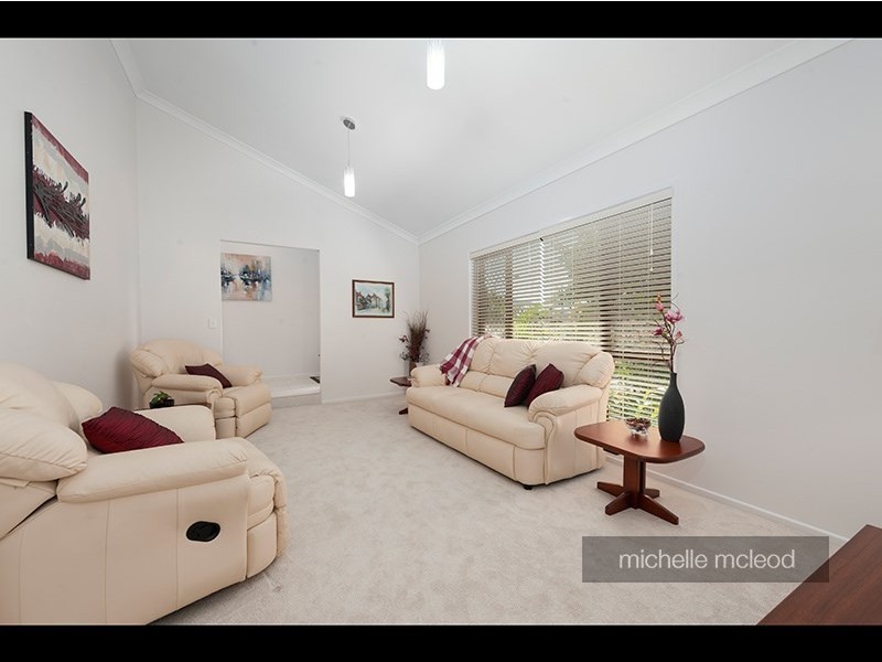 35 Morningview Street, Chapel Hill QLD 4069
