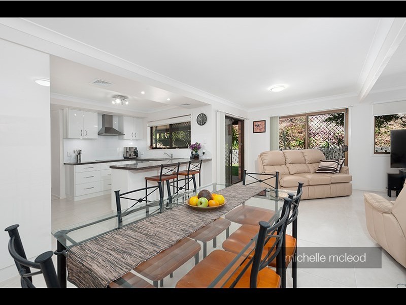 35 Morningview Street, Chapel Hill QLD 4069