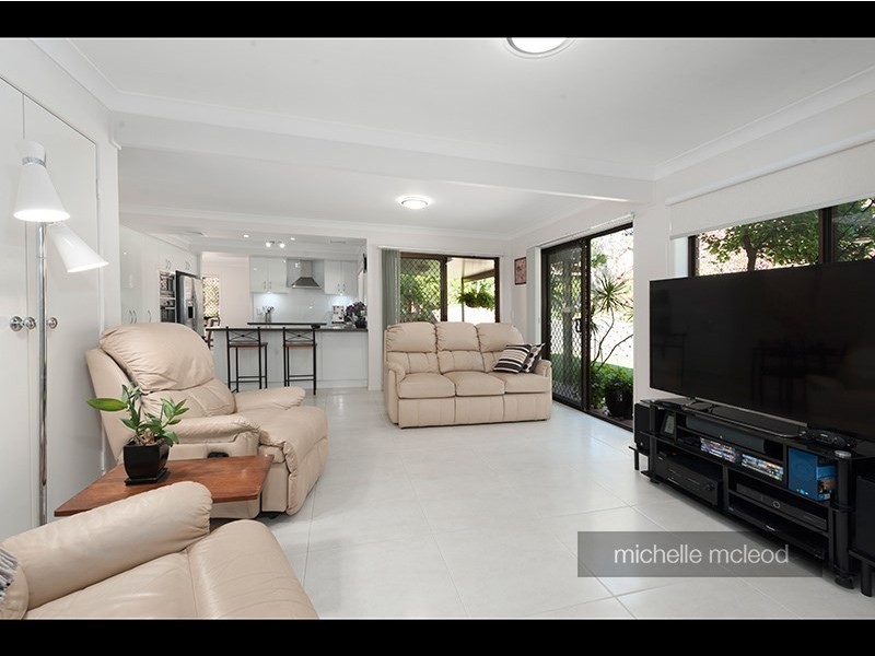 35 Morningview Street, Chapel Hill QLD 4069