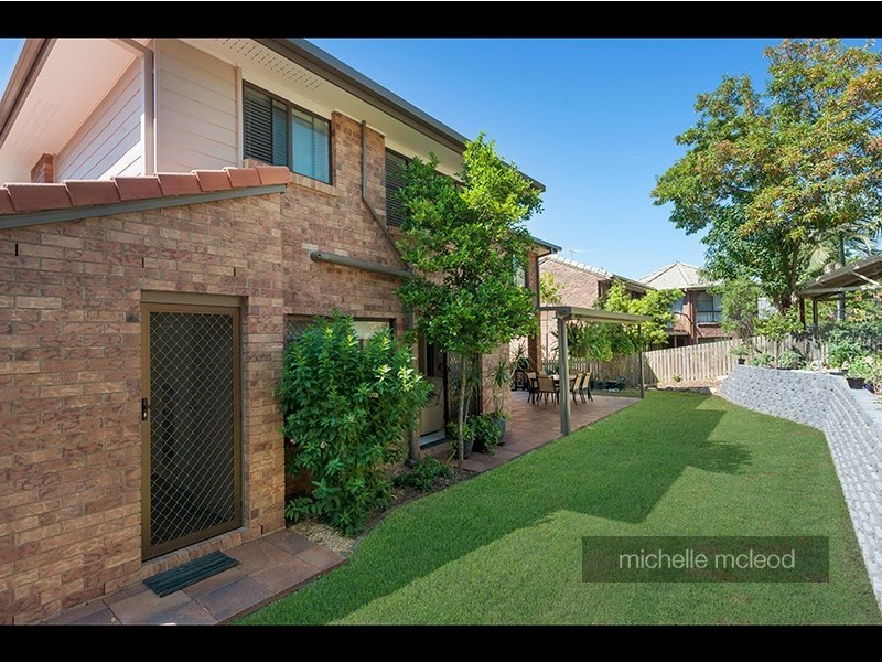 35 Morningview Street, Chapel Hill QLD 4069