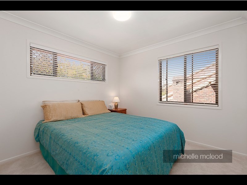 35 Morningview Street, Chapel Hill QLD 4069