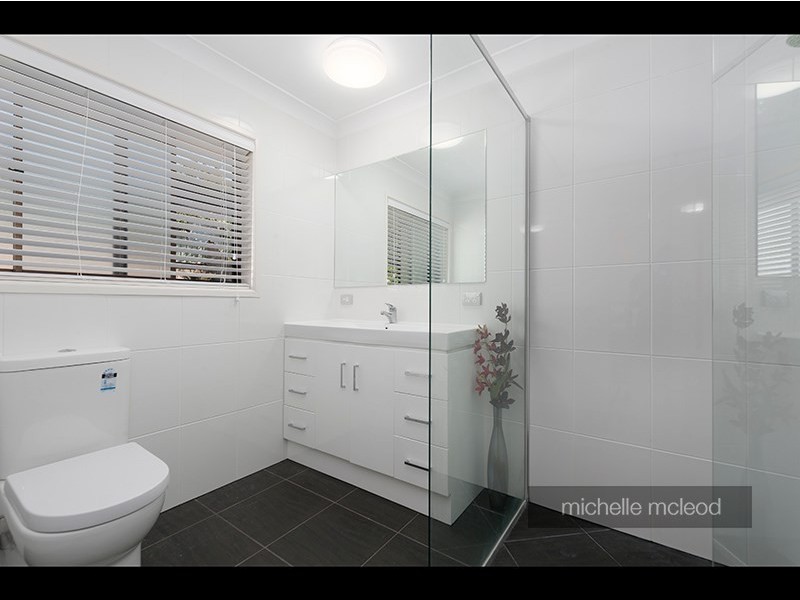 35 Morningview Street, Chapel Hill QLD 4069