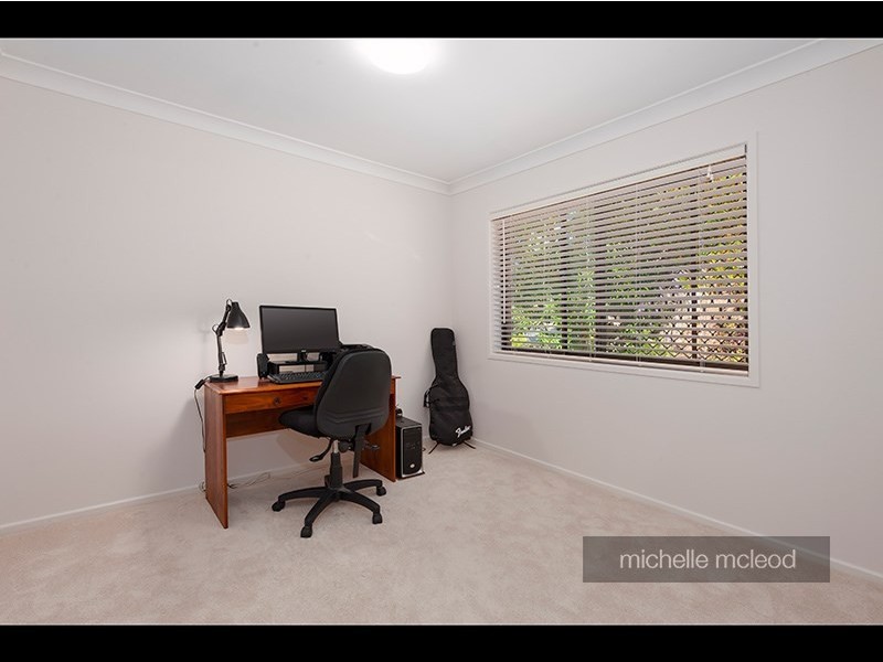 35 Morningview Street, Chapel Hill QLD 4069