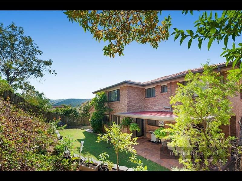 35 Morningview Street, Chapel Hill QLD 4069