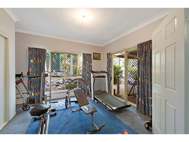 50 Chesterfield Crescent, Kuraby QLD 4112