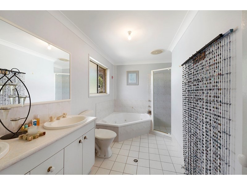 50 Chesterfield Crescent, Kuraby QLD 4112