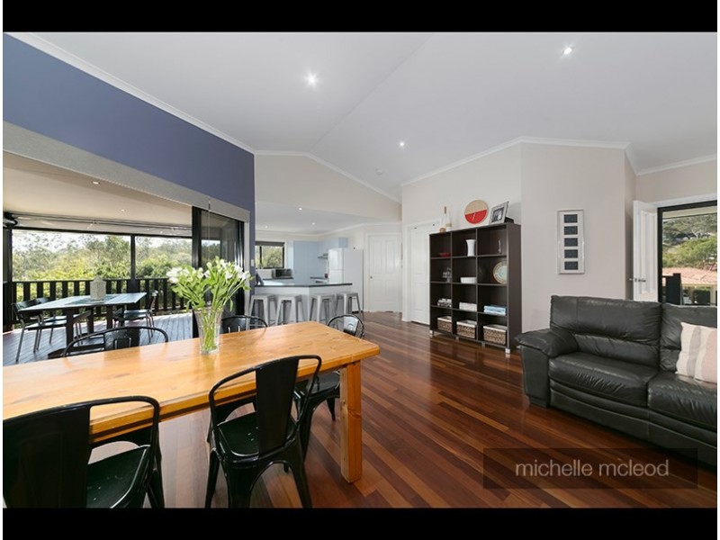 91 Palm Street, Kenmore QLD 4069