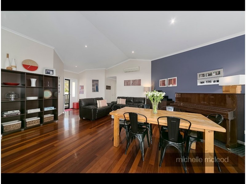 91 Palm Street, Kenmore QLD 4069