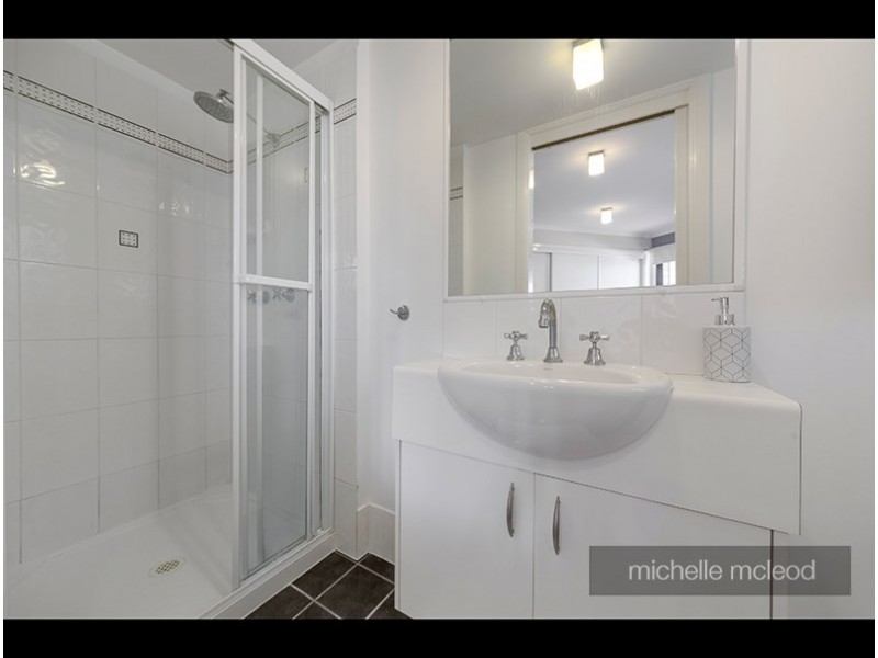 91 Palm Street, Kenmore QLD 4069