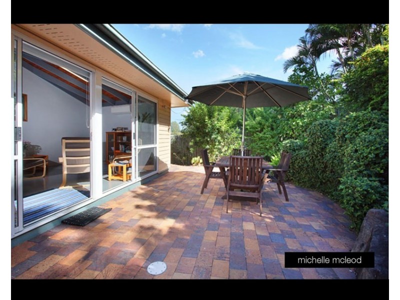 4 Pearra Place, Chapel Hill QLD 4069