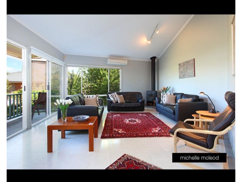 4 Pearra Place, Chapel Hill QLD 4069