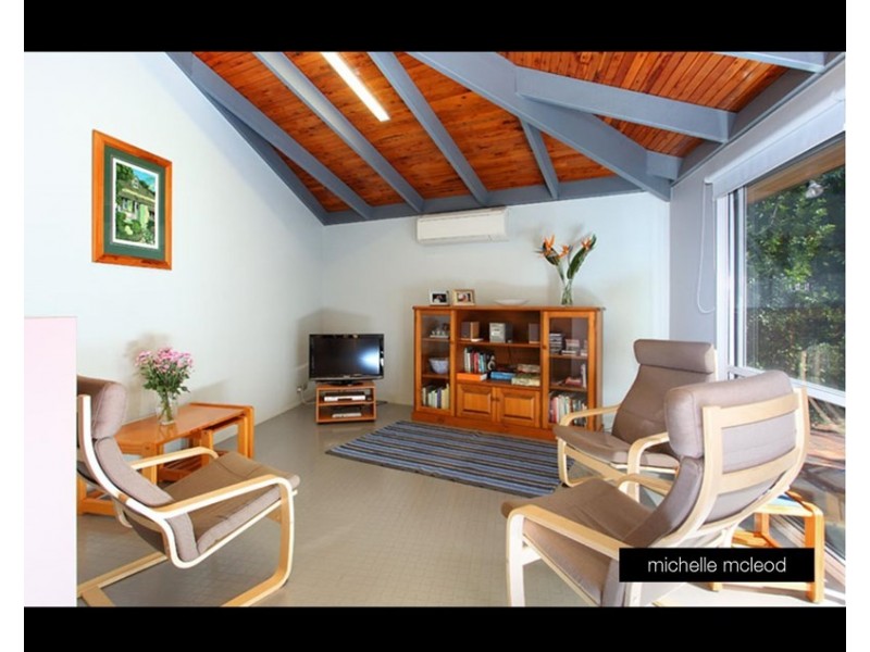 4 Pearra Place, Chapel Hill QLD 4069